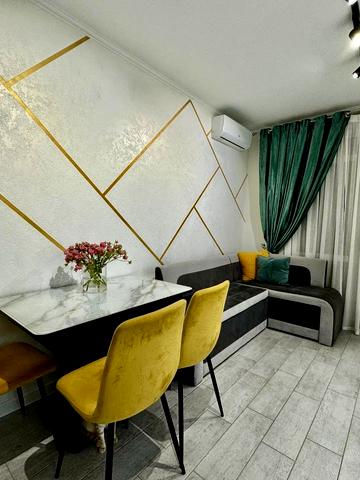 Олександра Довженка вул., 33