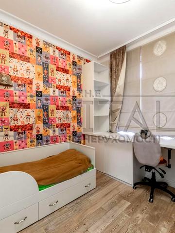 Жилянська вул., 118