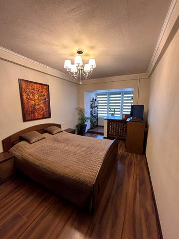 Русанівська набережна вул., 12