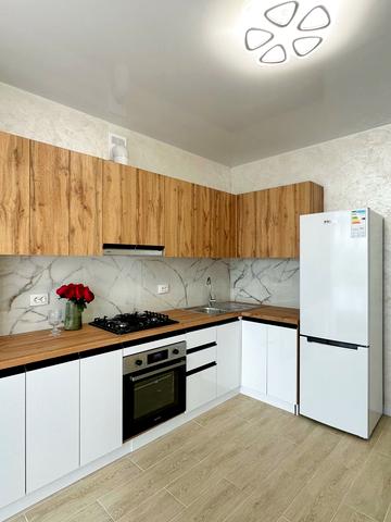 Панаса Мирного вул., (Будинок 1)