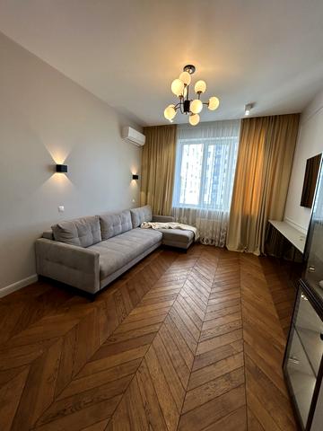 Кирило-Мефодіївська вул., 2