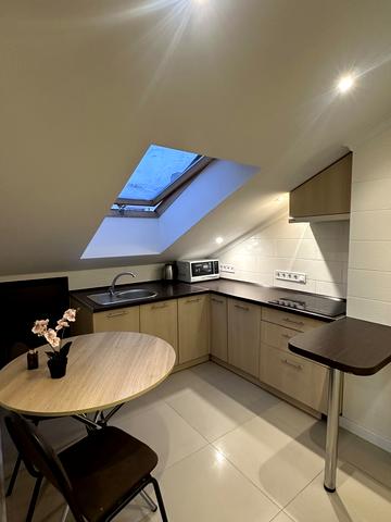 Успішна вул., 28