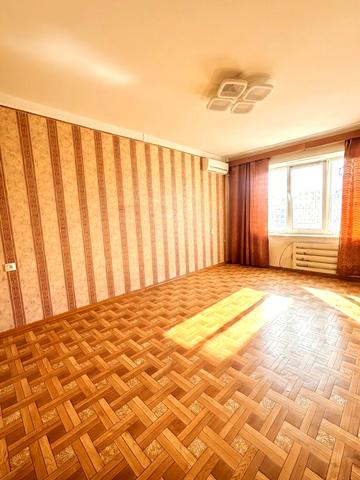 Героїв просп., 19