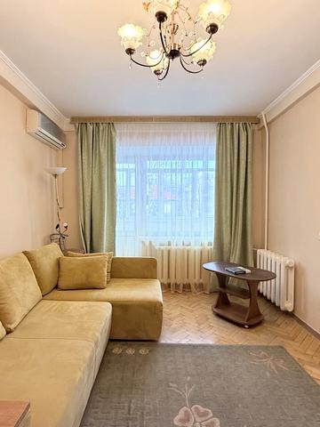 Академіка Богомольця вул., 8-А