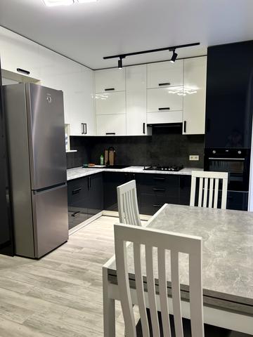 Пасічна вул., 177