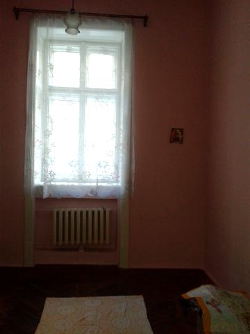 Хотинська вул., 3