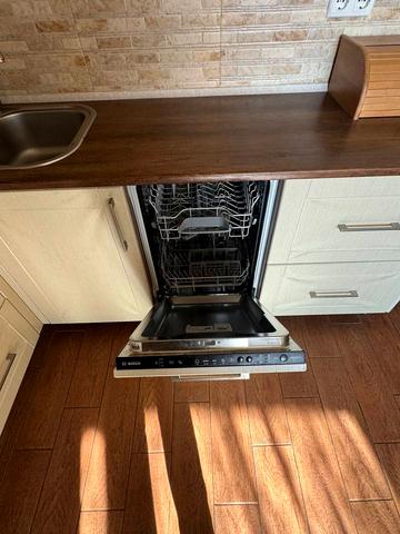 Пасічна вул., 2а