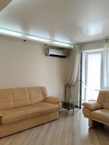 Велика Васильківська вул. (Червоноармійська), 45/17