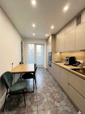 Коробова вул., 8