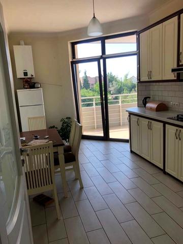 Університетська вул., 25