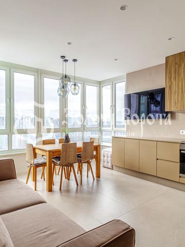 Каховська вул., 62