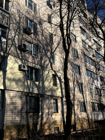 Лялі Ратушної вул., 126