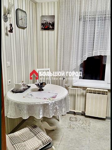 Омельченка вул., 9