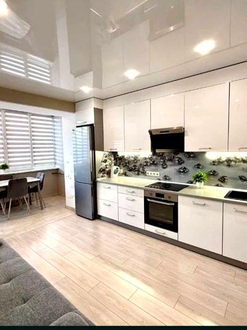 Набережна Перемоги вул., 62