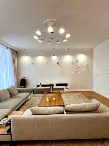 Заньковецької вул., 8