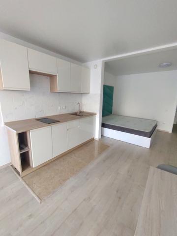 Миколаївська дорога вул., (Будинок 1)