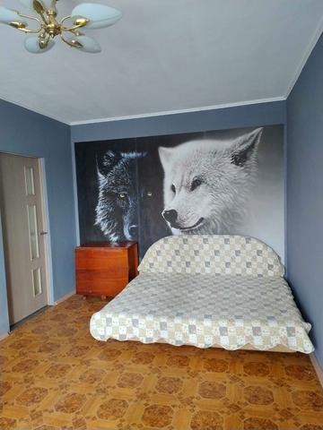 Академіка Корольова вул., 80