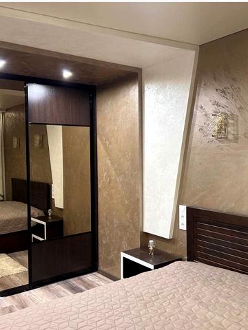 Космонавтів вул., 4