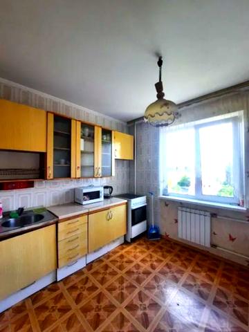 Академіка Єфремова вул. (Командарма Уборевича), 4