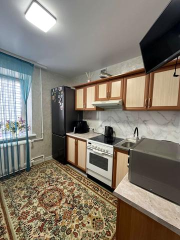 Євгена Коновальця вул., 3