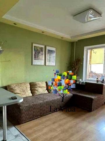 Анни Ахматової вул., 6