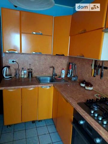 Залізна вул., 42