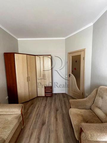 Зелена вул., 25