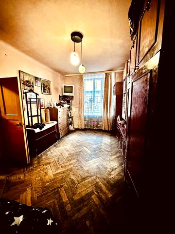 Сергія Васильківського вул., 12