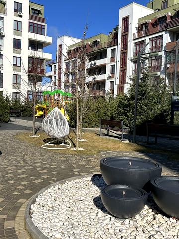 Владислава Бувалкіна вул., (Будинок 4)