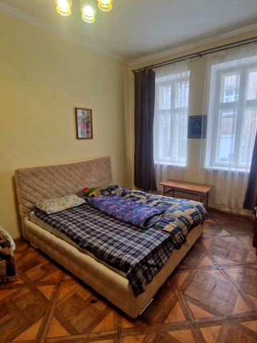 Михайла Коцюбинського вул., 24