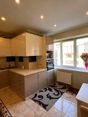 Володимира Вернадського вул., 4