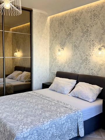 Олександрівська вул., 1