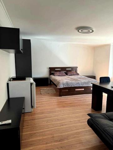 Мулярська вул., 7