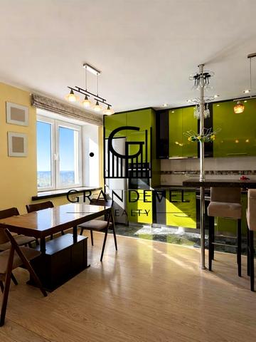 Валерія Лобановського вул., 9