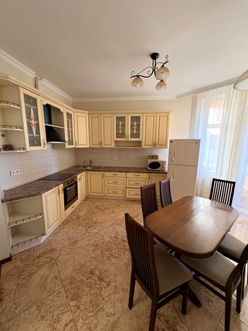 Лесі Українки бульв., 7-Б