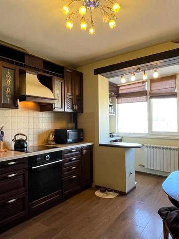 Слави бульв., 10