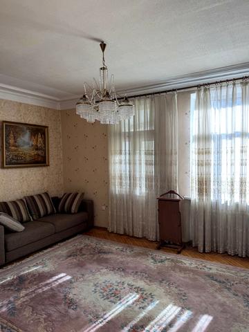 Саксаганського вул., 63/28