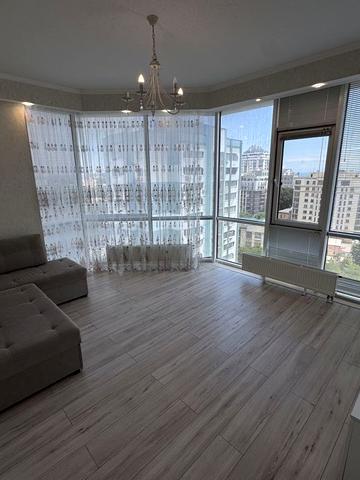 Італійський бульв., 1а