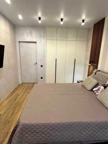 Пилипа Орлика вул., 51