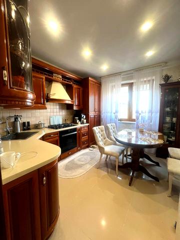 Павла Тичини вул., 2-А