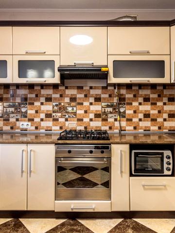 Володимира Івасюка вул., (Будинок)