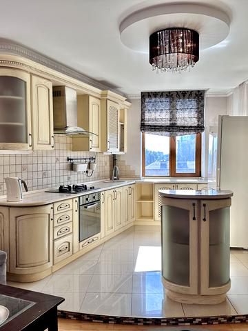 Вільхова вул., 2