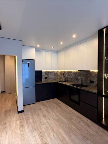 Фабрична вул., (Будинок 10)