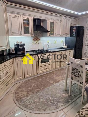 Героїв України вул., (Будинок)