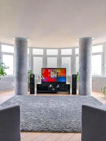 Дмитрівська вул., 75