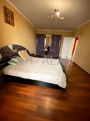 Олександри Екстер вул. (Марини Цвєтаєвої), 13