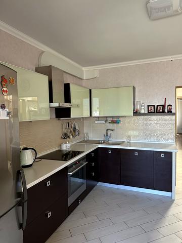 Федора Ернста вул., 6