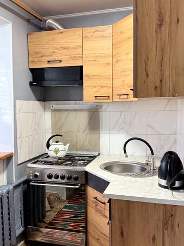 Перемоги вул., 1