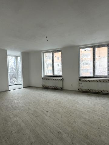 Тролейбусна вул., 15-В