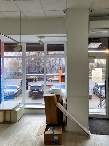 Володимира Івасюка вул., (Будинок)